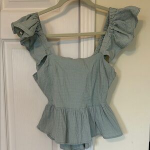 Altar’d state mi ami green ruffle sleeve top
Size M